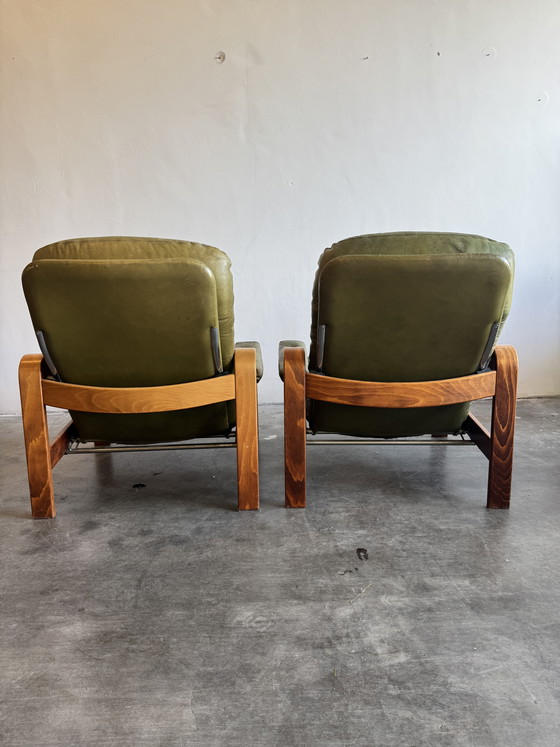 Image 1 of Juego de 2 sillones verde oliva – Göte Möbler, Suecia, años 70