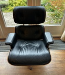 Vitra Eames Lounge Chair plus Ottoman WH:L