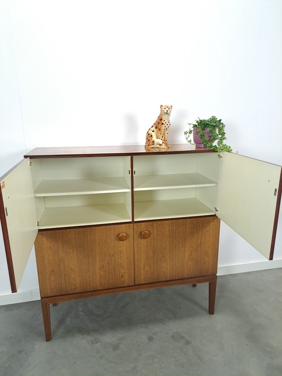 Image 1 of Meuble Palette Möbel en placage de bois de rose avec 4 compartiments et poignées rondes vintage