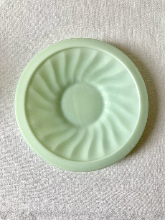 Cups and saucers in molded pressed glass, 1950s – Crockery (photo 7 of 9)
