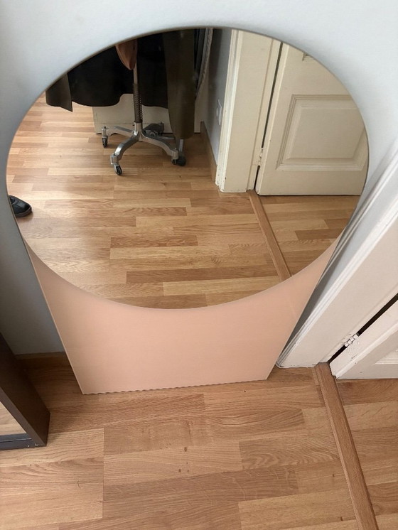 Image 1 of “Shapes Mirror” di HAY, design di Sylvain Willenz