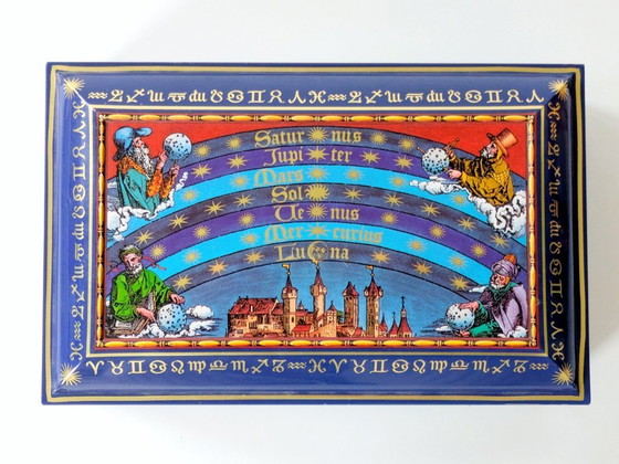 Image 1 of Vintage blikken doos met Duitse dierenriem | Hemels decor uit de jaren 60