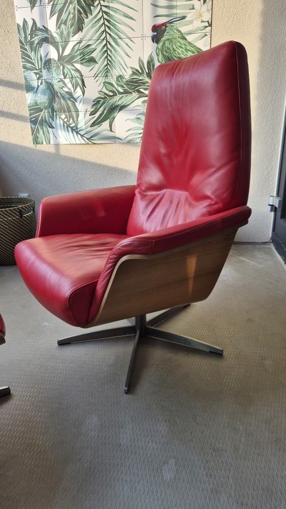 Image 1 of sillón reclinable rojo