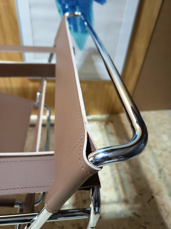 Image 1 of Poltrone Knoll Wassily B3 2 nuove/usate in pelle color noce di Marcel Breuer € 4.400