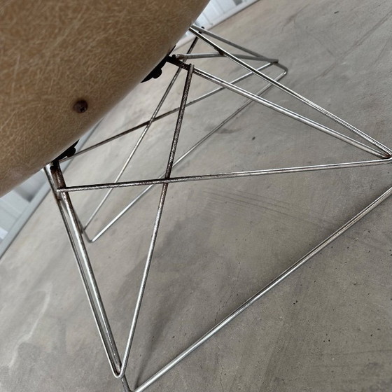 Image 1 of Poltrona Eames LAR, Charles Eames e Ray Eames, Herman Miller