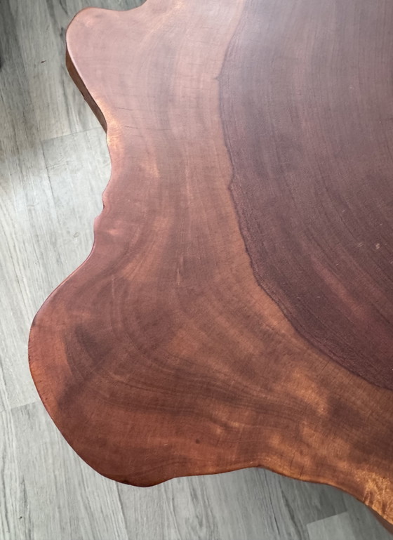 Großer Couchtisch aus massivem Akazienholz, 132 x 118 x 31 cm – Couchtische, Wood (photo 2 of 8)