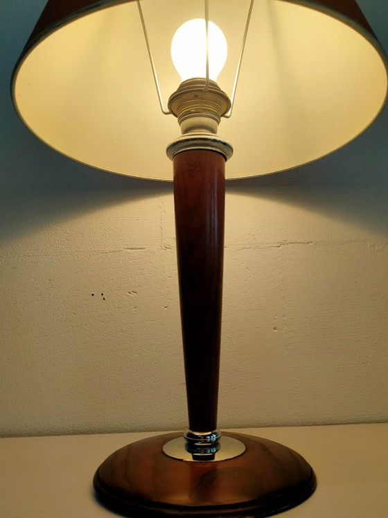Lampe vintage Maison Lucien Gau (Variante personnalisée unique)., Bois, Chrome, Rouge (photo 6 sur 10)