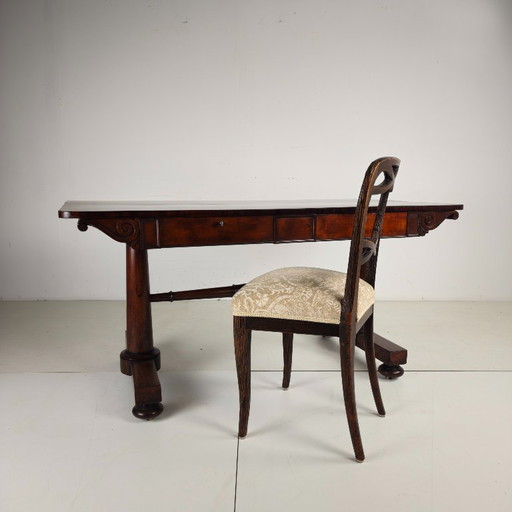Engelse Regency-periode begin 19e eeuw / Schrijftafel in de bibliotheek van Willem IV