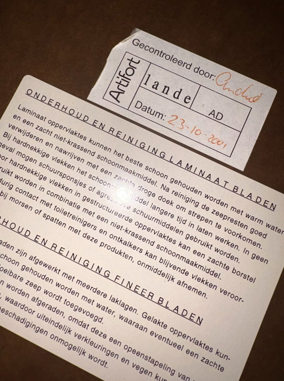 Image 1 of Artifort round table Ø100 – aluminum star base – design table