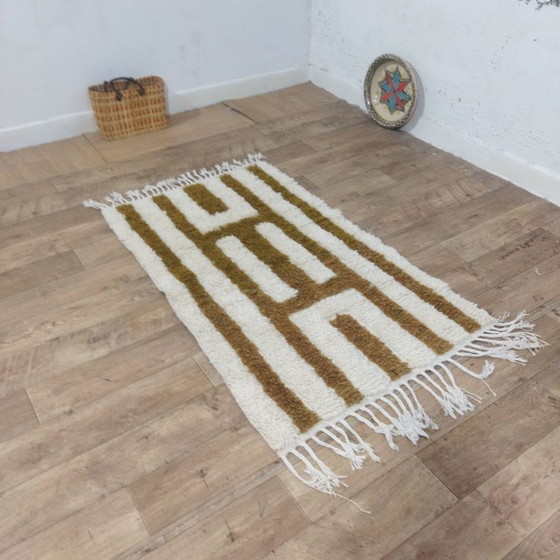 Image 1 of Minimalist Moroccan Berber Runner – Minimalistische Marokkaanse Berber Loper | 155 × 94 cm