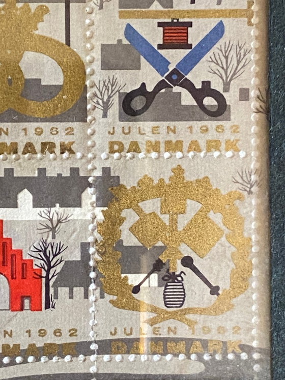 Cinque fogli originali incorniciati di francobolli natalizi danesi (1959-1964) – Stampe artistiche, Carta (photo 14 of 20)