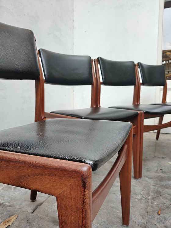 Image 1 of Ensemble de 4 chaises de salle à manger vintage