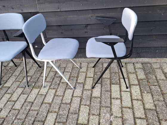 Image 1 of 4 Ahrend de Cirkel Revolt chairs