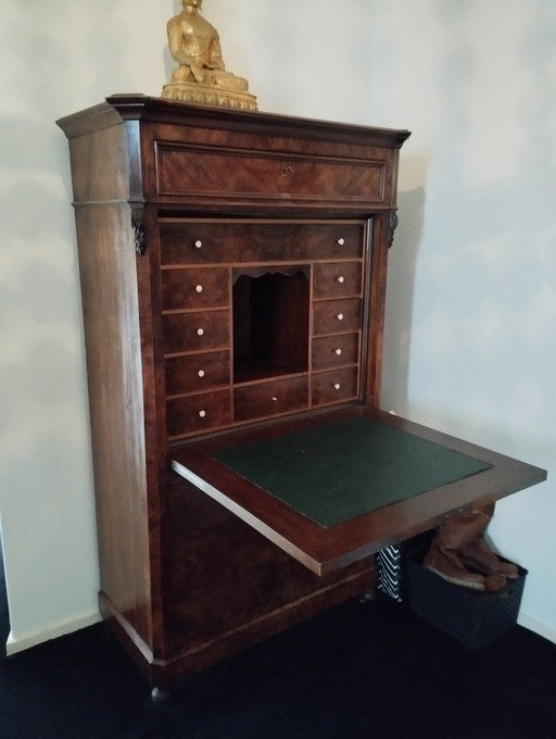 Cómoda antigua con escritorio