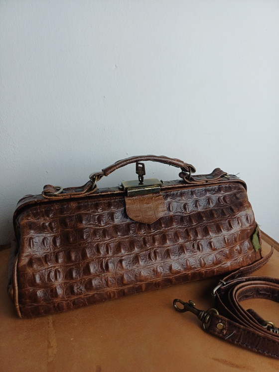 Borsa da Dottore Pelle Stampa Coccodrillo Marrone – Fred de la Bretoniere, Borse a mano, Leather, Metal (photo 2 of 11)