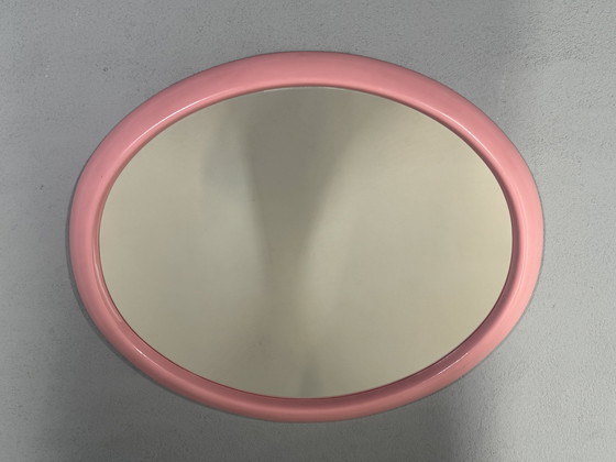 Image 1 of Miroir ovale à rosace des années 1970 - le charme à l'état pur !