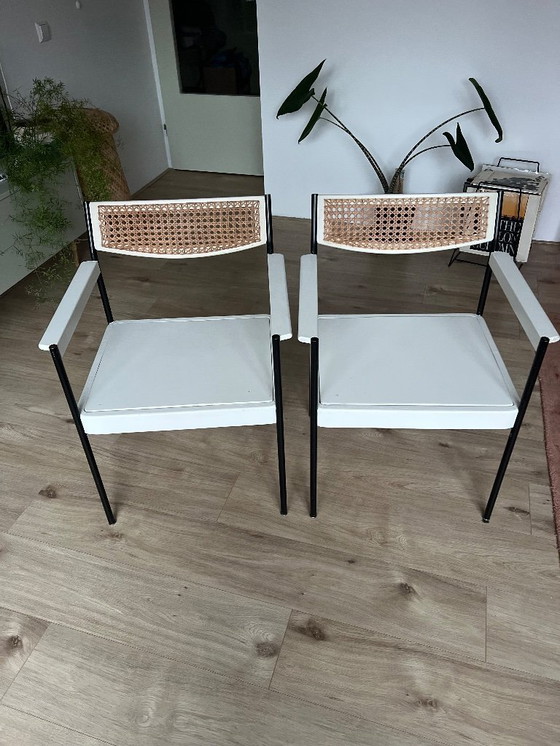 Image 1 of 2 sedie vintage bianche e nere con cinghie