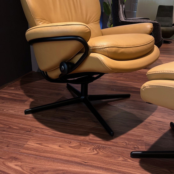 Image 1 of Sillón reclinable Stressless Rome con reposapiés
