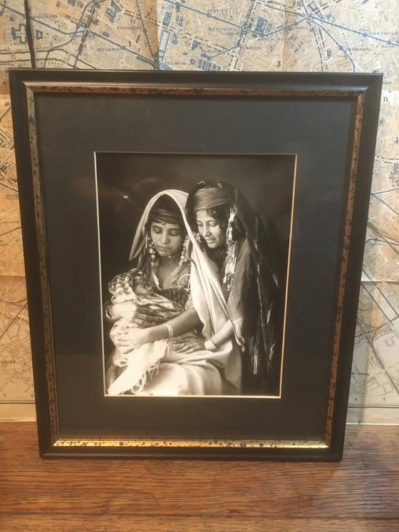 Ingelijste fotografie "De jonge moeder" (Maghreb) – Paper, Vintage (photo 5 of 5)