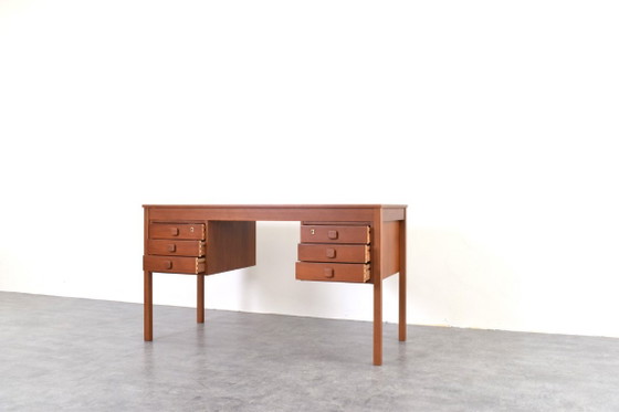 Dänischer Teakholz-Schreibtisch aus der Mitte des Jahrhunderts von Domino Møbler, 1960er Jahre. – Wood (photo 13 of 18)