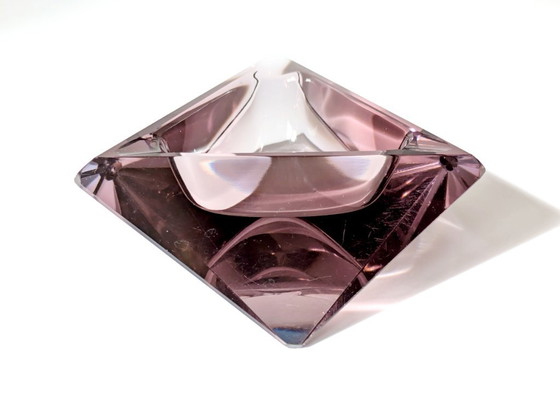 Image 1 of Coupe en verre de Murano des années 1960 | Améthyste facettée en forme de diamant | Verre d'art italien