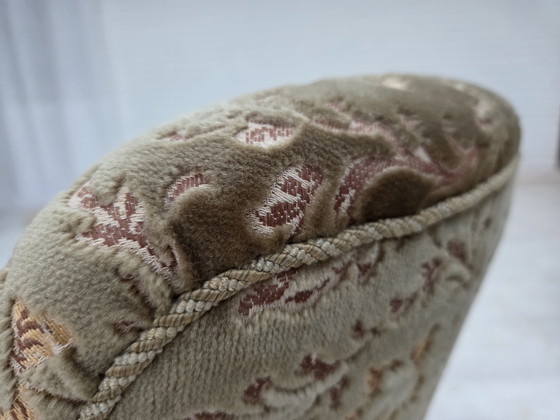 Image 1 of 1960er Jahre, dänischer Sessel, hellgrüner Möbelvelours, Beine aus Teakholz.