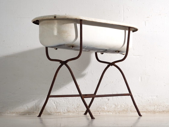 Antique bathtub in enamelled iron – Central Europe, circa 1950 #6 – Decorative Objects, Industrieel (photo 11 of 40)