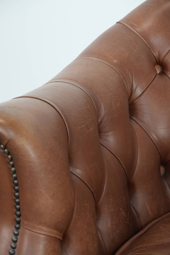 Image 1 of 2 poltrone Chesterfield color cognac in pelle di mucca in stile inglese