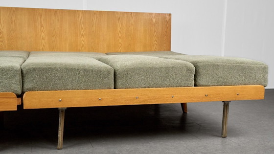 Vintage Hoekbankbed met Ottoman, jaren 60, Tsjecho-Slowakije – Tatra Nábytok, 3-5 zitsbanken, Textiel, Hout (photo 8 of 15)