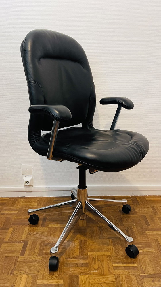 Image 1 of Sillón Herman Miller Equa Executive