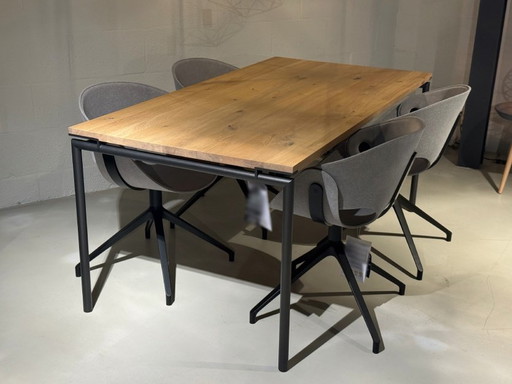 Holger – Bert Plantagie, eettafels