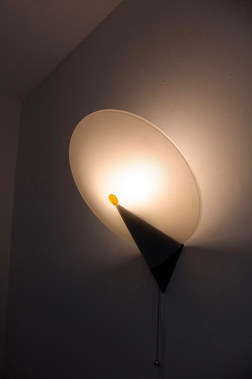 Lampada da parete Cometa anni '80 L. Stano X P. Bistacchi per Tre Ci Luce