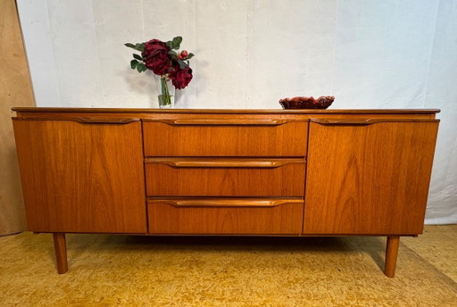 Buffet vintage exceptionnel en teck, style années 60 | Design britannique scandinave. Un buffet vintage des années 60 d'une