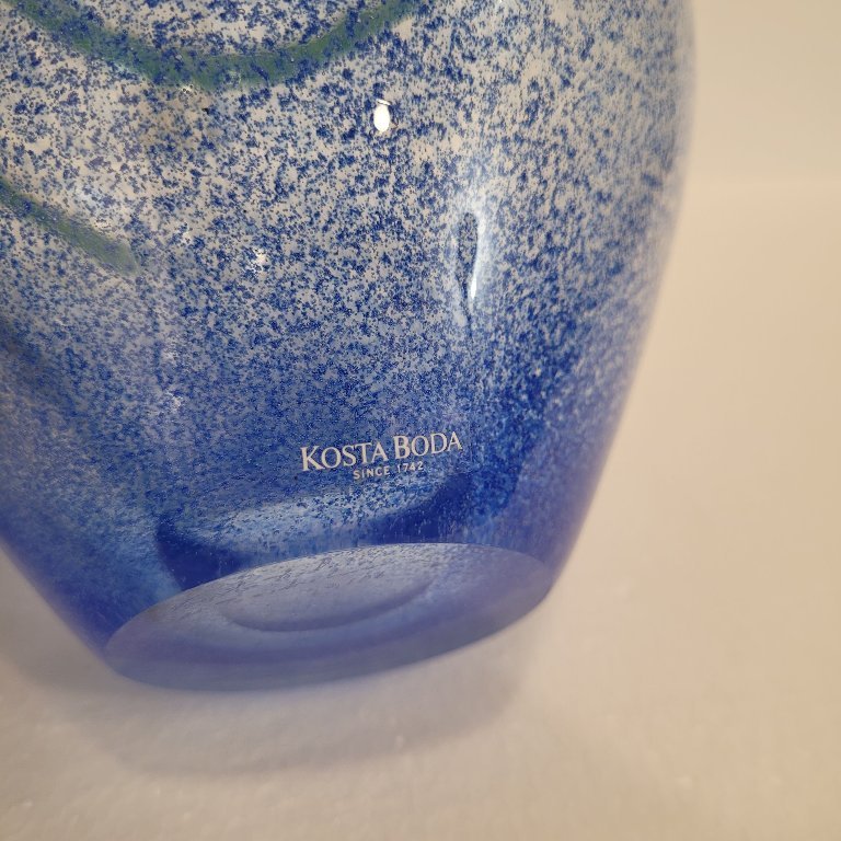 Blown glass vase, Monica Backström for Kosta Boda, 80's