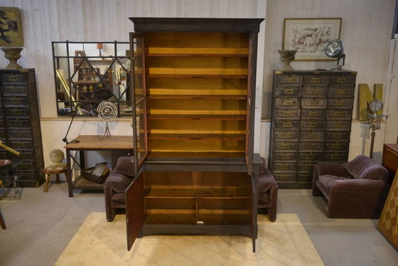 Grand buffet à deux corps noirs du 19ème siècle. – Vitrines, Bois, Vintage (photo 6 of 13)