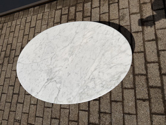 Image 1 of Originele Knoll Tulip Ovale Salontafel Eero Saarinen in Arabescato mat 107x70