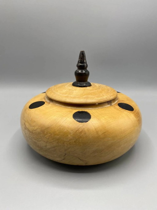 Scatola in acero tornito, intarsi in ebano, firmata dall'artigiano. – decoratieve objecten