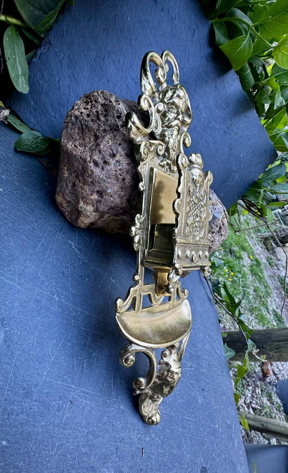 Portariviste in ottone con maschera barocca, porta fiammiferi da parete. – Brass, Barok (photo 2 of 6)