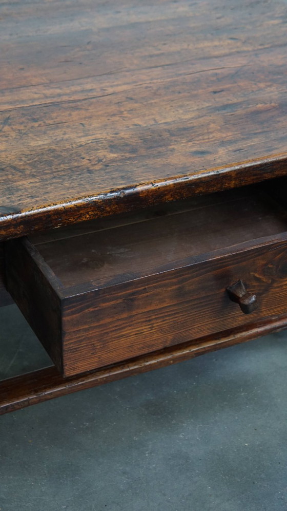 Image 1 of Quadratischer antiker südeuropäischer Couchtisch aus dem frühen 19.