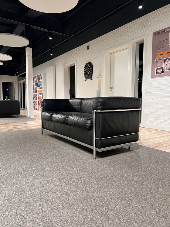 Image 1 of Cassina Corbusier LC2 3 posti