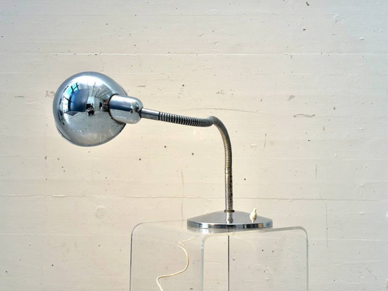 Image 1 of Vintage chromen tafellamp met flexibele arm, Italië, jaren 60.