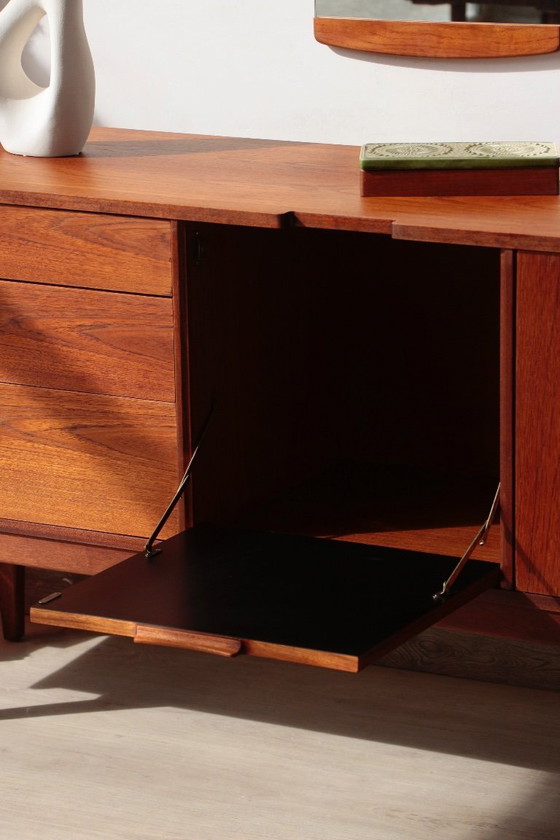 Image 1 of Nathan Teak-Sideboard (1960er Jahre) – Restauriertes englisches Design