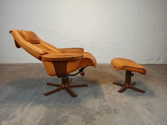 Hjellegjerde Møbel cognac leather recliner armchair and footstool – Wood (photo 2 of 15)