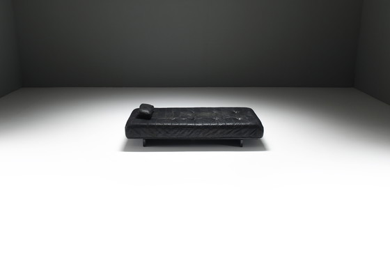 Image 1 of Superbe Daybed DS-80 vintage en cuir noir d'origine par De Sede Swiss