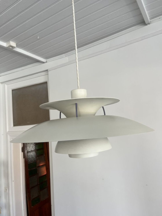 PH 5 Hanging Lamp – Poul Henningsen For Louis Poulsen – Pendant lamps, Aluminium (photo 4 of 17)