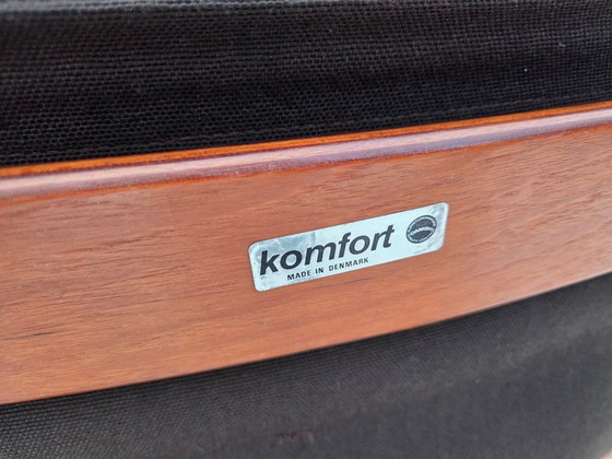 Image 1 of Fauteuil danois des années 1970 de la marque Komfort, cuir, toile et bois courbé.