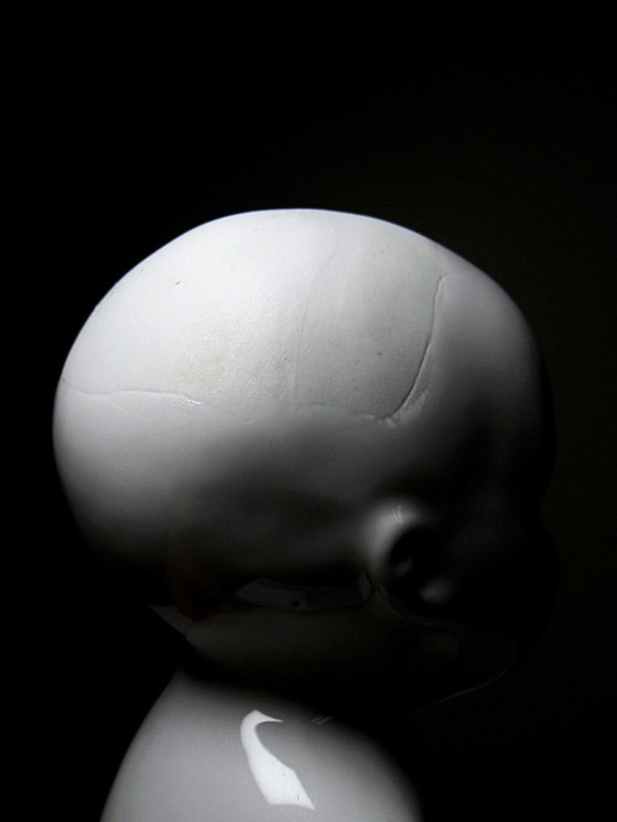 Image 1 of Rare sujet en fine de porcelaine de UC Limoges blanche ancien curiosité