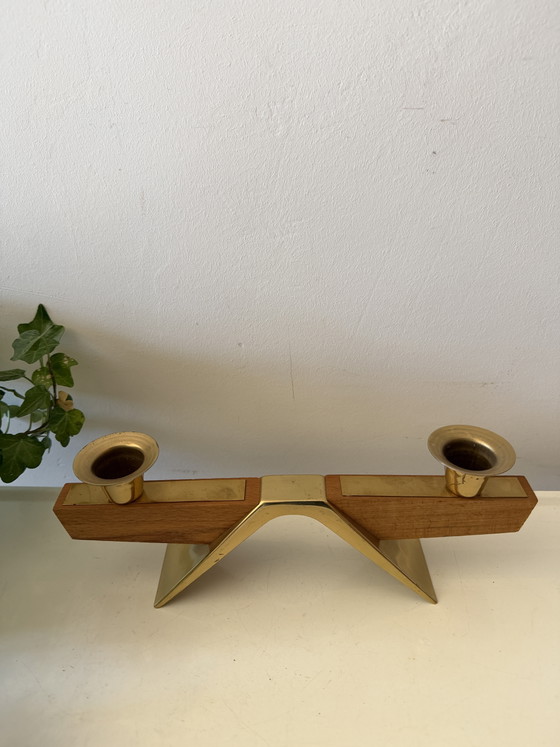 Image 1 of Brutalistische kandelaar teak en messing