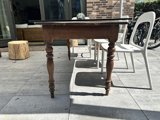 Image 1 of Notenhouten eettafel in boerderijstijl (Frankrijk, jaren 1830) - 6 personen