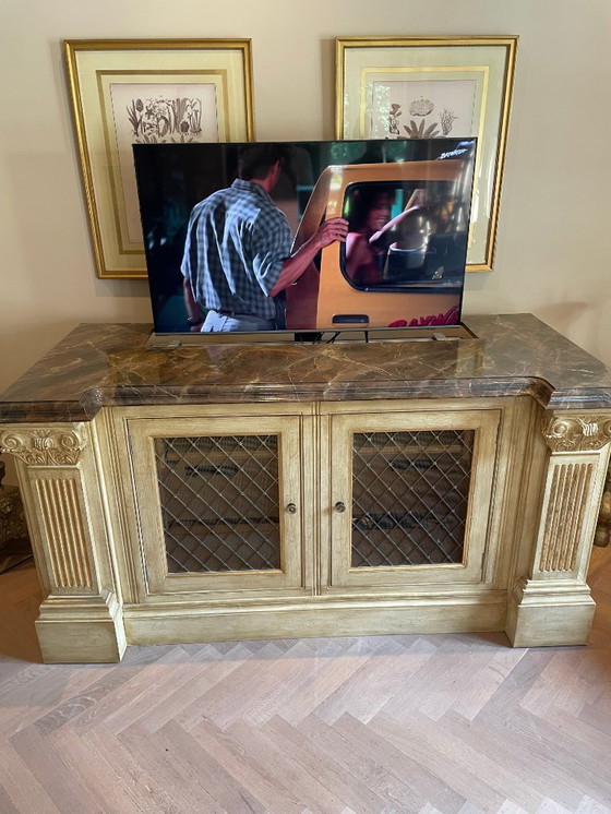 Image 1 of Clive Christian tv dressoir incl tv